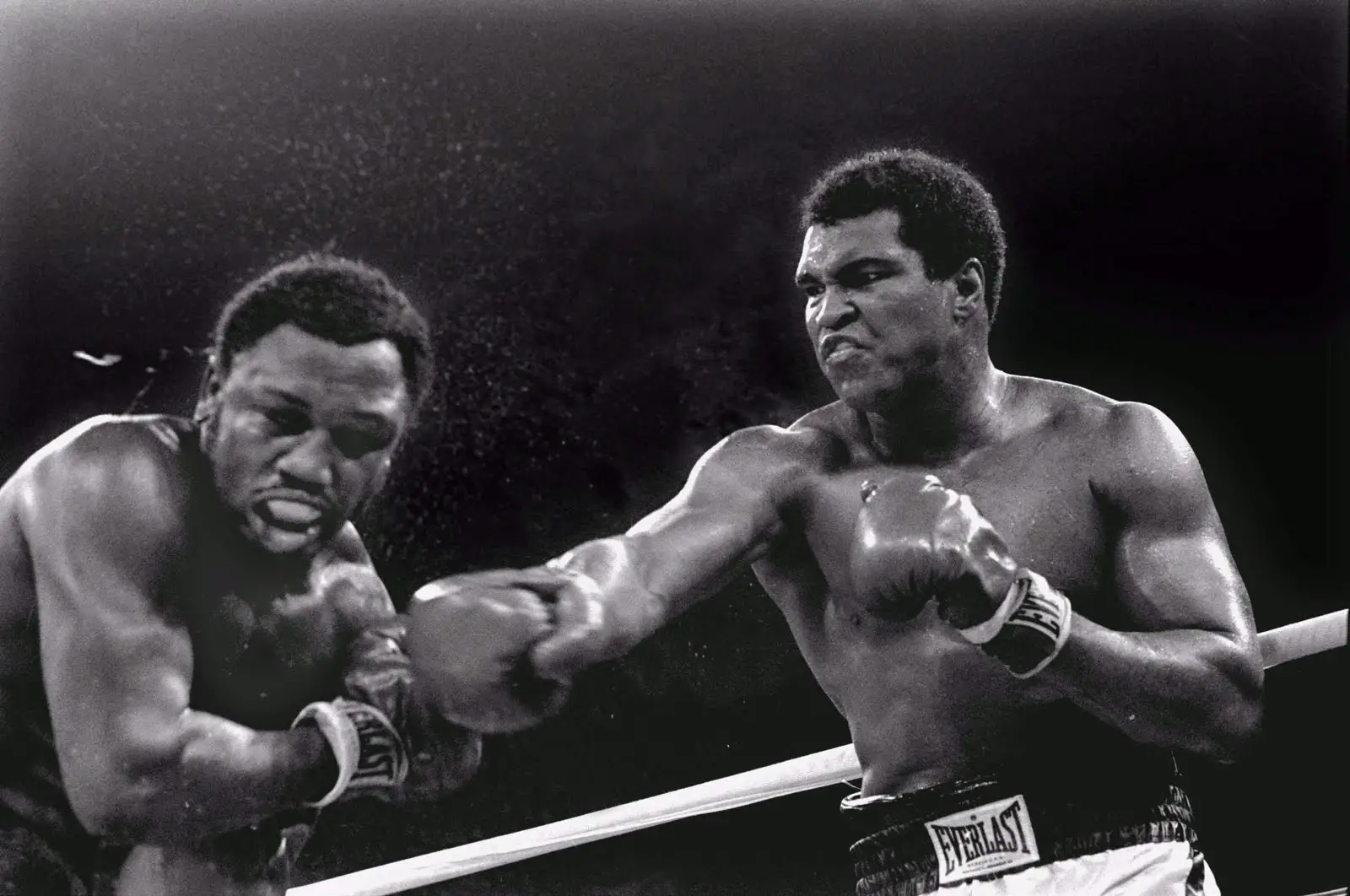 Muhammad Ali vs. Joe Frazier in Thrilla in Manila, Quezon City, Metro