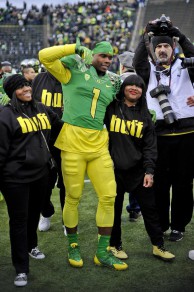 Huff's steady contributions to the Oregon football program over the past four years have been matched by few. 