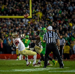 Winston's fumble results in an Oregon touchdown by Tony Washington