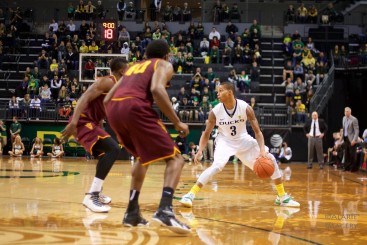 Joe Young's jump shot with 25 seconds left ultimately propelled the Ducks to victory. 