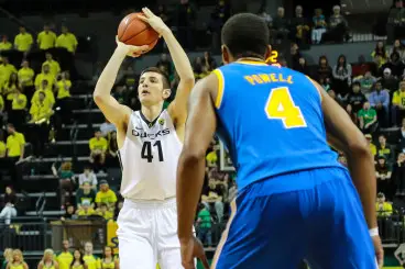 Roman Sorkin made his Oregon debut tonight and scored his first points as a Duck.