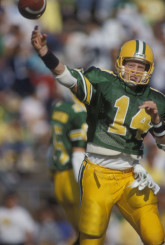UO Athletics Hall of Fame quarterback Bill Musgrave marked the beginning of a new era for Duck football.