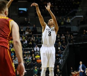 Joseph Young and Pac-12 Player of the Week led the Ducks with 26 points. 