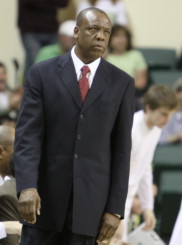 Ernie Kent on the sidelines at Mac Court