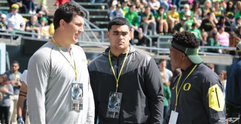 Popo Aumavae (center) visited Eugene and committed after the Stanford game.