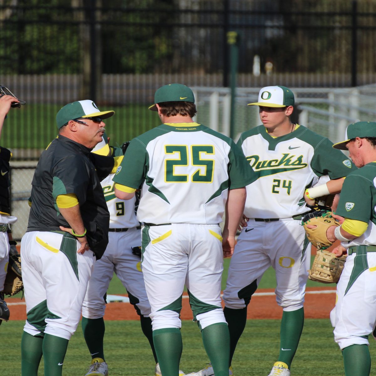 Oregon Ducks baseball sweeps three-game series against Washington