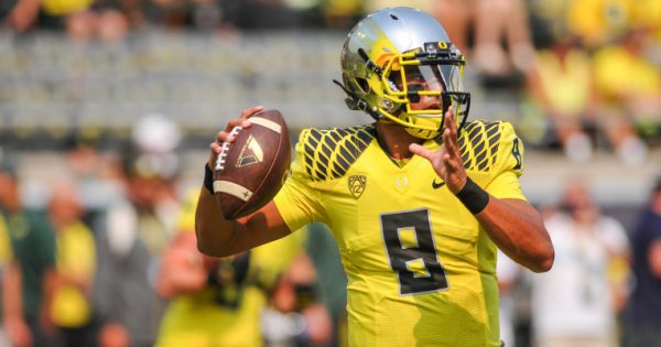 Why Oregon is full of crap when saying Marcus Mariota was hurt