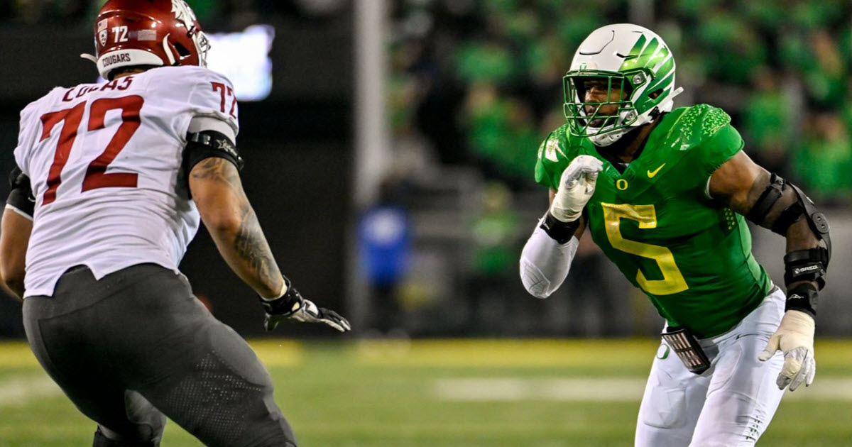 Kayvon Thibodeaux of the Oregon Ducks rushes against the Colorado