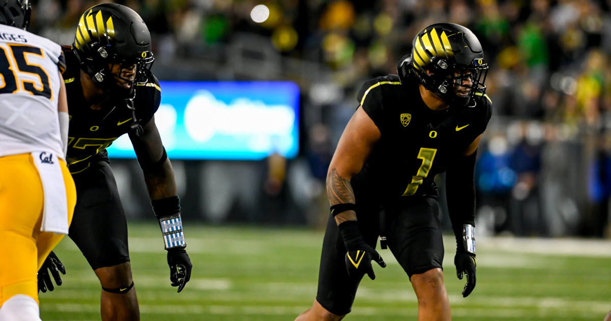Time to Bump Black Uniforms, and Stick to Official Oregon Colors