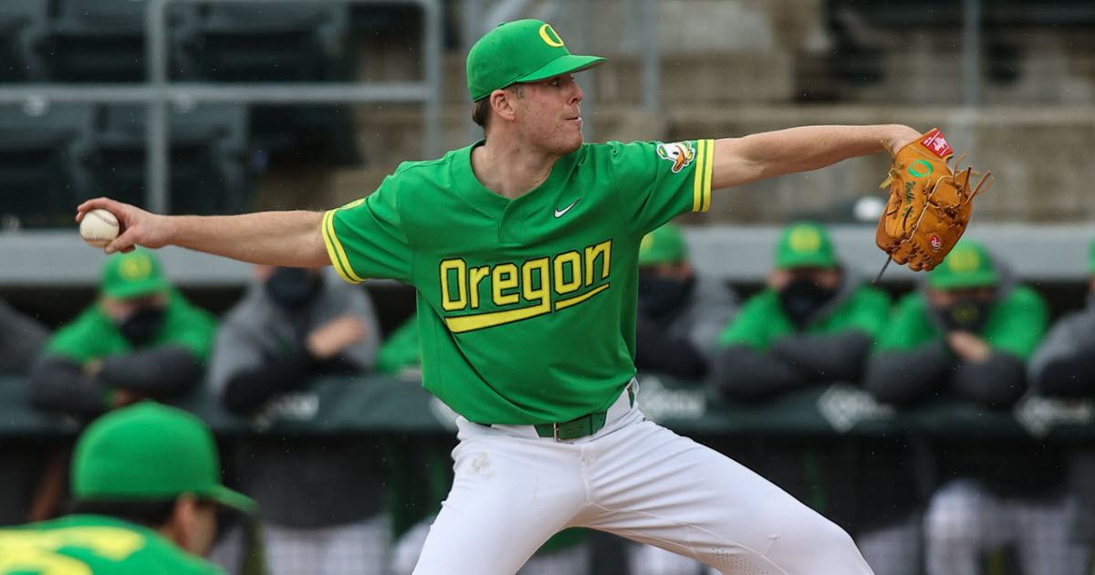 Time to Bump Black Uniforms, and Stick to Official Oregon Colors