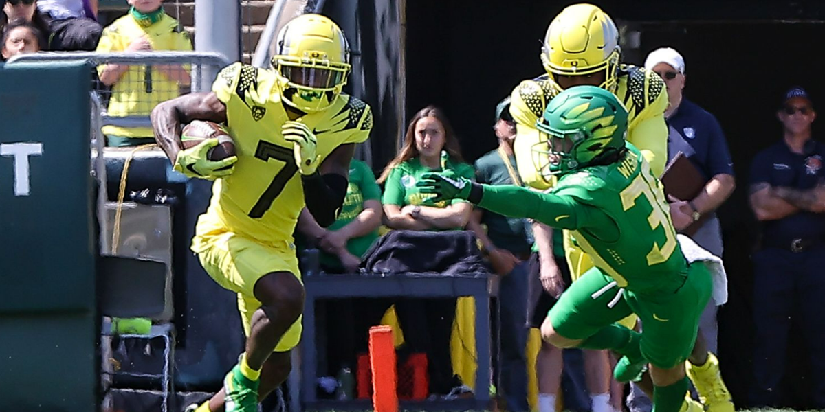 Oregon Running Back Seven McGee Connects with De'Anthony Thomas