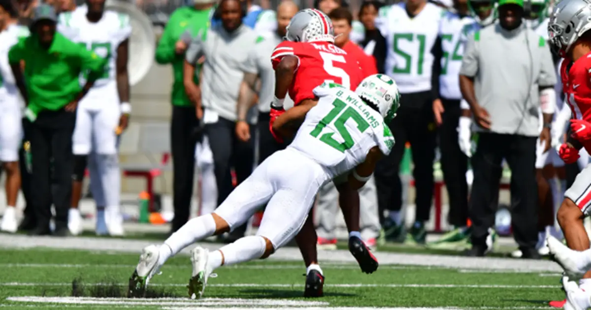 East safety Bennett Williams (4) of Oregon in coverage during the