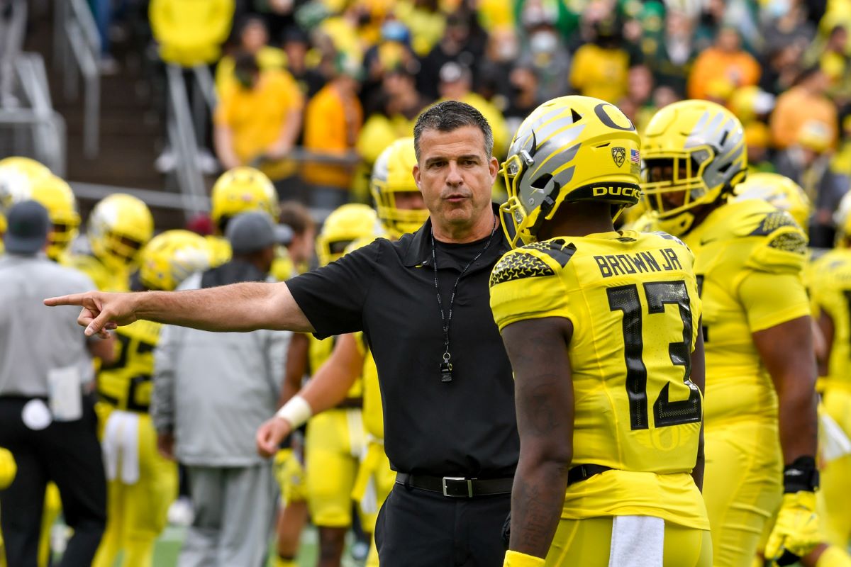 Oregon's Mario Cristobal, Justin Herbert have hilarious take on