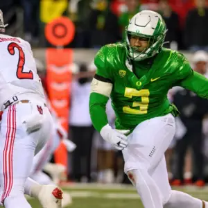 A limited Bo Nix and the Oregon Ducks fight their way past Utah