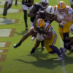 LSU-had-tough-running-on-South-Carolina_