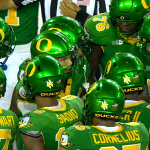 Offensive-Huddle-Last-Winning-Drive_Scre