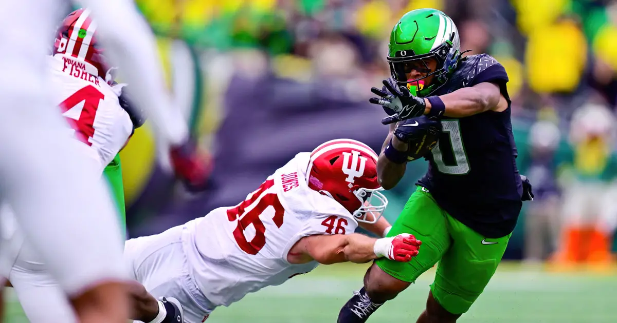 Oregon freshman running back Jordon Davison runs for a gain on Saturday against Indiana. Photo by Eric Becker