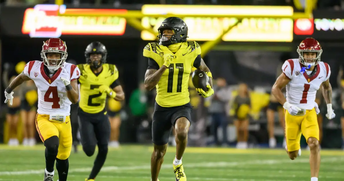 Oregon Football - Troy Franklin vs USC Football - FishDuck.com in Eugene, OR