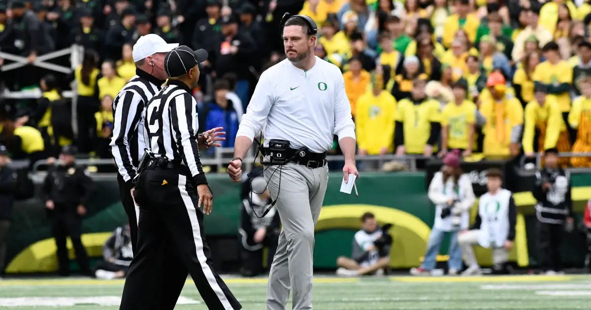 oregon football - Dan Lanning coaches the Oregon ducks against the Indiana Hoosiers in Eugene, OR